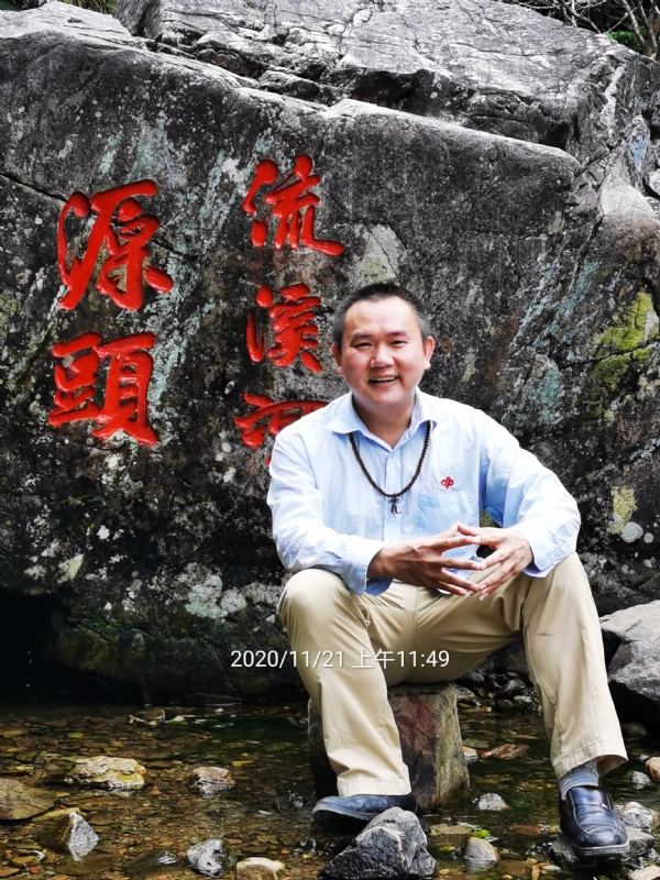 杨财神的第一张照片--全国闪婚服务中心