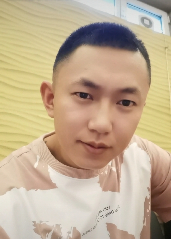 爱意随风起的第一张照片--全国闪婚服务中心