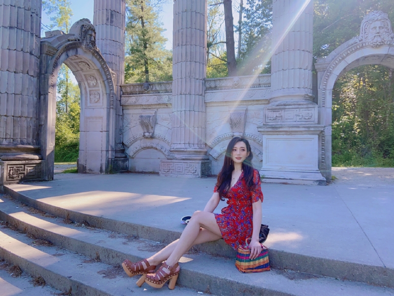 瑜瑜的第一张照片--全国闪婚服务中心